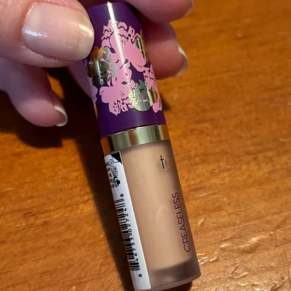Tarte Creaseless Concealer Medium - Picture 5 of 16